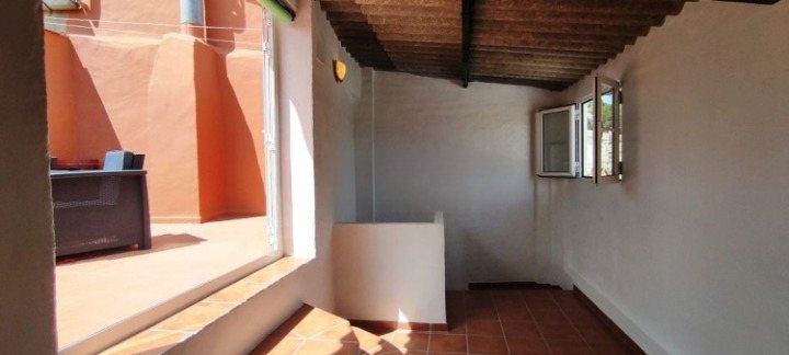 Anteroom leading to the terrace